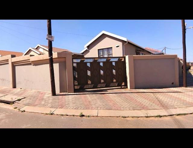 3 BEDROOM PROPERTY TO RENT IN KAGISO